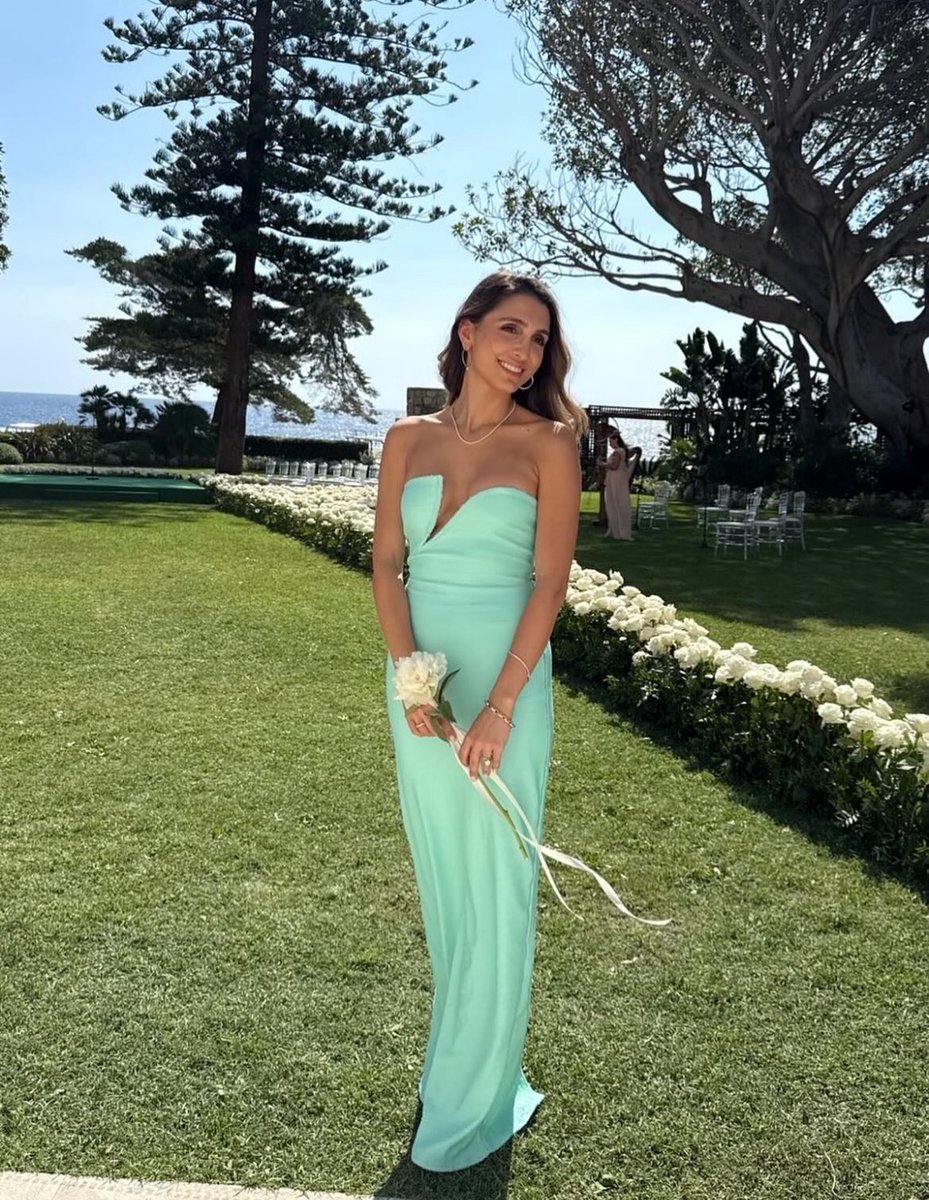 ایمان عزیز تولدت مبارک 

#شاهدخت_ايمان_پهلوى 
#والاحضرت_یاسمین_پهلوی