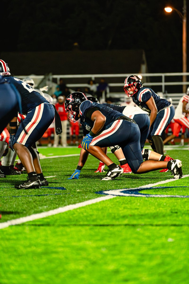 Homecoming Game= my time to dominate. Pads poppin’, crowd rockin’, game locked. 🔒🏈
No fly zone!! #DT #DE #GameDay