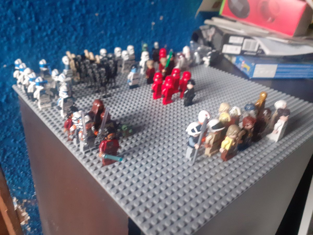 Which of these Minifigs should i populate my AT-TE with ?