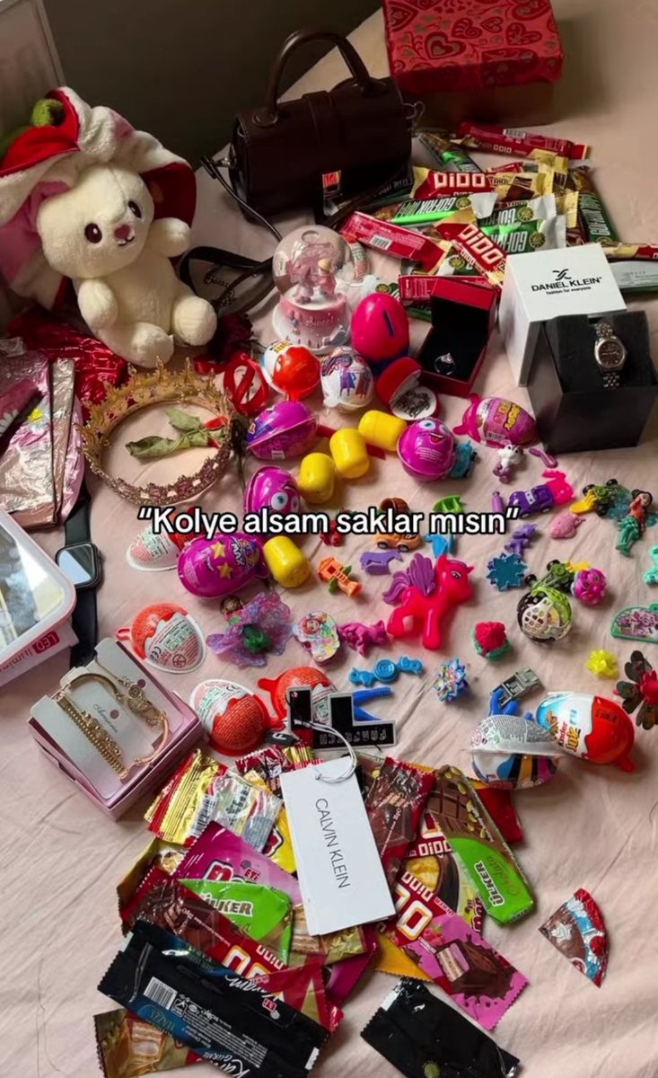 derya (@is1another) on Twitter photo 