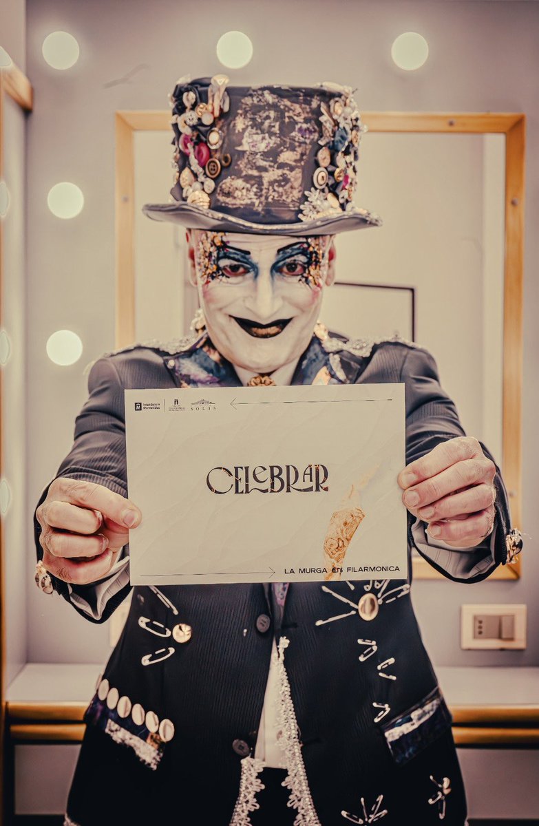 C e L e B r A r !

Un espectáculo sin precedentes que fusiona la potencia popular de la murga uruguaya con el universo sonoro de la Orquesta Filarmónica de Montevideo. Bajo la dirección de Edú “Pitufo” Lombardo y Martín García.
Con más de 50 artistas en escena, recorren clásicos