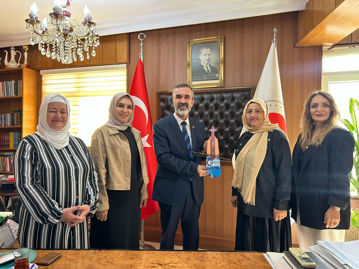 Giresun Federasyonu Kadın Kolları Yönetimi olarak Tuzla Müftümüz Sayın Mustafa Aydın’ı makamında ziyaret ettik.

Nazik ev sahipliği ve değerli sohbetleri için kendilerine teşekkür ederiz.

#giresunfederasyonu #giresunfederasyonukadınkolları #giresun #birlikberaberlik