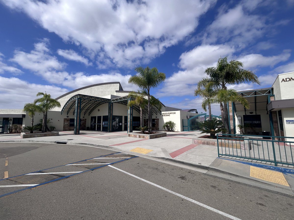 EdHidalgoSD's tweet image. Loved being back in schools today working with counselors!

“I like this #RIASEC method so much more than the tests. Self reporting is better for our kids.” 

I would agree. More agency, ownership, fun, and learning.

#HumanProcess #RIASEC @ConnectTheWork