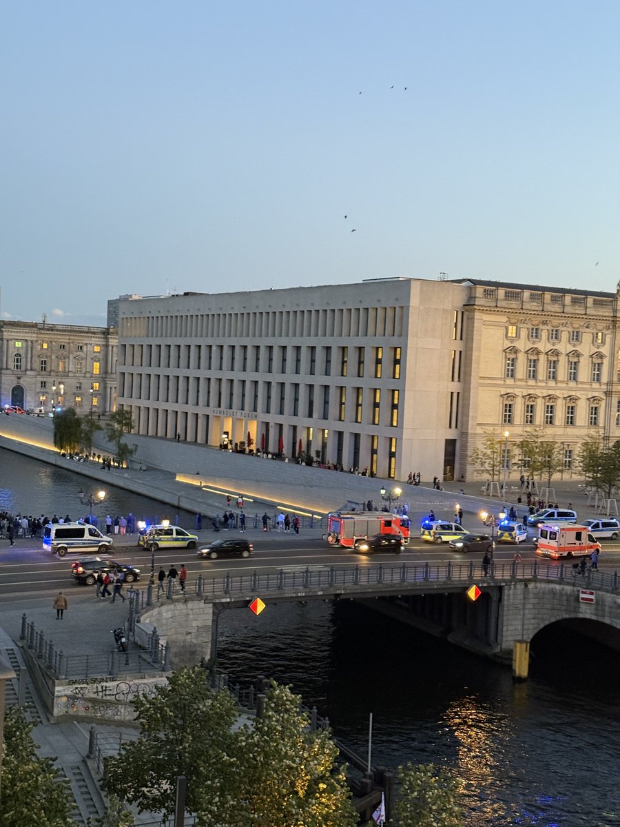 𝚑𝚎𝚗𝚔 𝚟𝚊𝚗 𝚎𝚜𝚜 tweet media