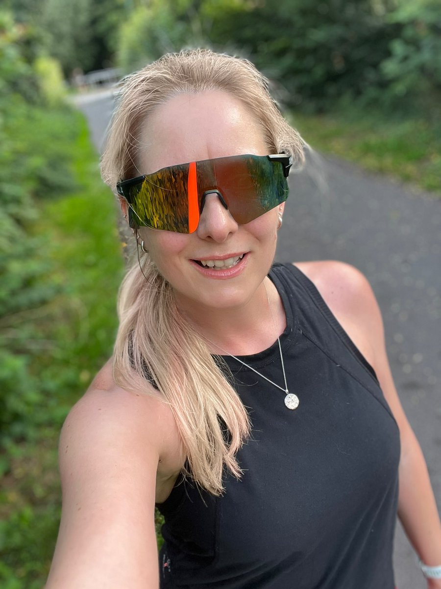 8k easy run done ☑️ 

Don’t let the smile deceive you, time for a good stretch and the massage gun.

#ukrunchat #runningmotivation