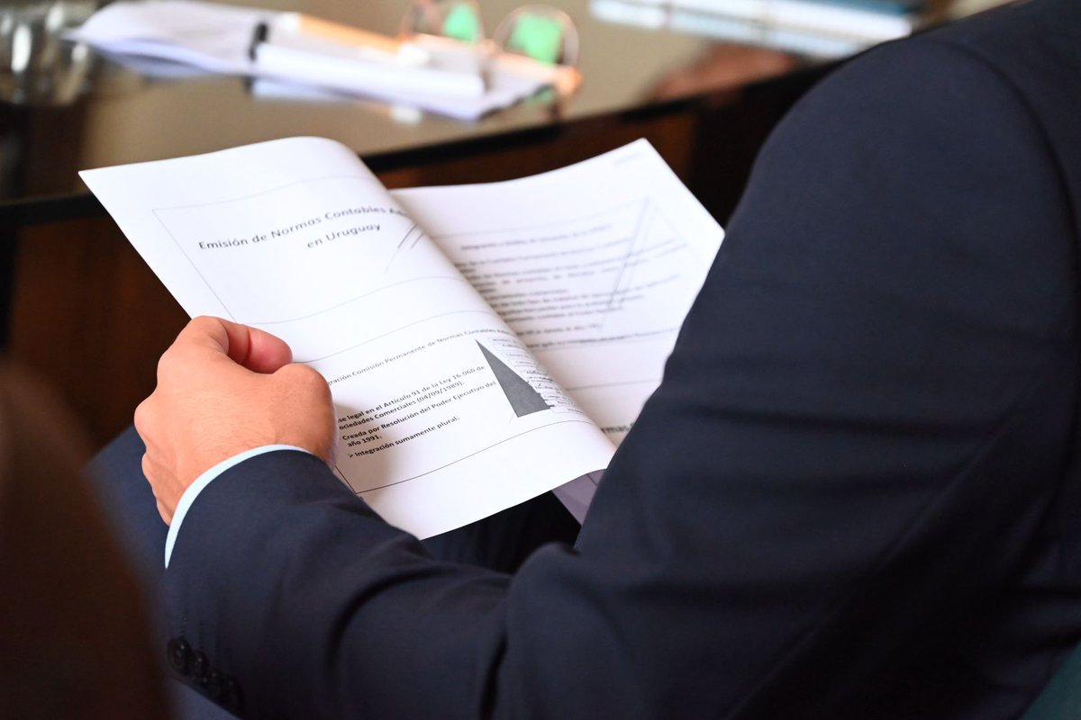 📌 Durante la visita de Manuel Arias, representante de <a href="/IFAC/">IFAC</a>, al CCEAU mantuvimos también reuniones con la <a href="/AIN_Uruguay/">Auditoría Interna de la Nación</a> y la Comisión Permanente de Normas Contables Adecuadas.

📚 La educación continua, la transparencia de la información y los avances en normas de sostenibilidad