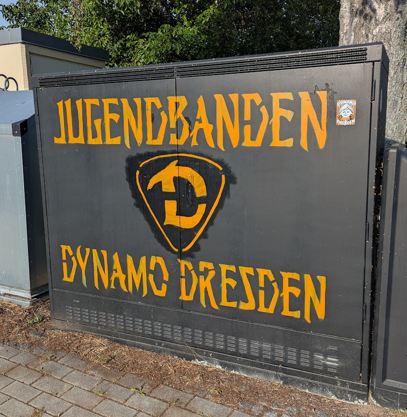 inhortas's tweet image. 🎨🖌️ Straßenkunst: Ist das saubere, schöne Street-Art? Ich meine ja,warum nicht 😲
➡️ #sgd1953 #DynamoDresden #Dynamoland #StreetArt #UrbanArt