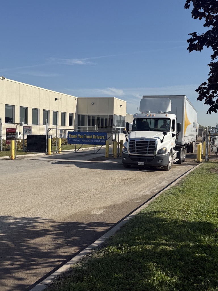 PolarisTrans's tweet image. Polaris proudly celebrated #NationalTruckingWeek to recognize our incredible city and highway drivers for the first-class service they provide every single day. We appreciate their hard work, commitment and professionalism as they are the driving force behind our success!