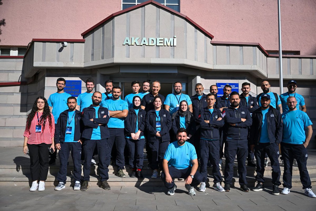 📌Anadolu Ajansı, Polis Akademisi (<a href="/paedutr/">Polis Akademisi</a>) ve TİKA (<a href="/Tika_Turkiye/">TiKA</a>) işbirliğinde düzenlenen "27. Dönem Savaş Muhabirliği Eğitimi"nin 5. günü Savaş Psikolojisi, İkna ve Müzakere Stratejileri, Tecrübeli Foto Muhabir Erhan Sevenler (<a href="/Erhansevenler/">Erhan Sevenler</a>) tarafından verilen Savaş Foto