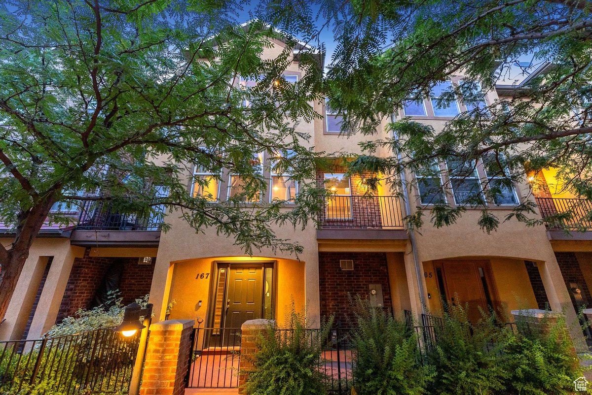 ThePerryGroupUT's tweet photo. 167 W LADY BANK WAY S, Salt Lake City, UT 84115 just sold! Contact us for assistance in doing the same with your property. It would be our pleasure to work with you. https://t.co/bGSXQavPvZ