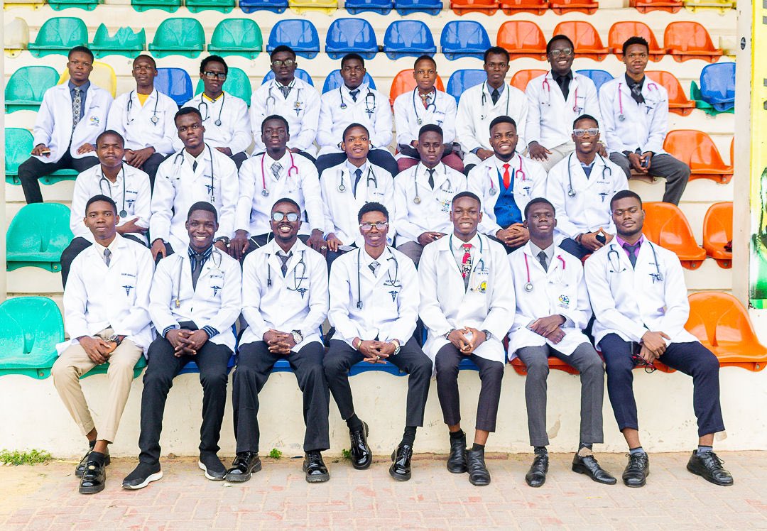 troizeanz21's tweet image. Some pictures from the Troizeanz White Coat Ceremony as we officially embark on our clinical journey in medical school. ✨🩺 #TWCC #MedTwitter