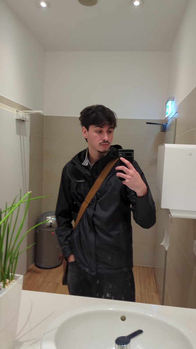 Locker easy 
#findommaster #cashmaster
#moneymagnet #abdrücken
#StraightAlphas #feetsole #socks #Nike #findomdrains #slavemasters #zahlherr #teenboy #teenmaste