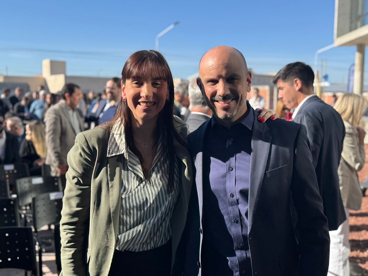 Quedó inaugurado el segundo edificio del Polo Tecnológico de la Ciudad de Neuquén. Este nuevo espacio, destinado a la investigación, innovación y capacitación,
representa un paso fundamental en la consolidación del desarrollo
tecnológico, científico y productivo de la región.