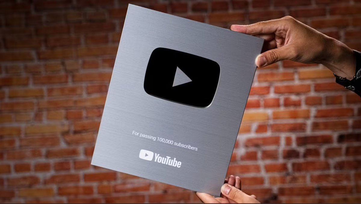 mike_onpurpose's tweet image. How do you get users to stick around for years?
Target their ego.

In the early days of YouTube they had a problem:
Creators that were not getting traction would quit.

YouTube&apos;s solution: Give people a goal to work towards, then reward them.

How can you get people to stick? 🤔