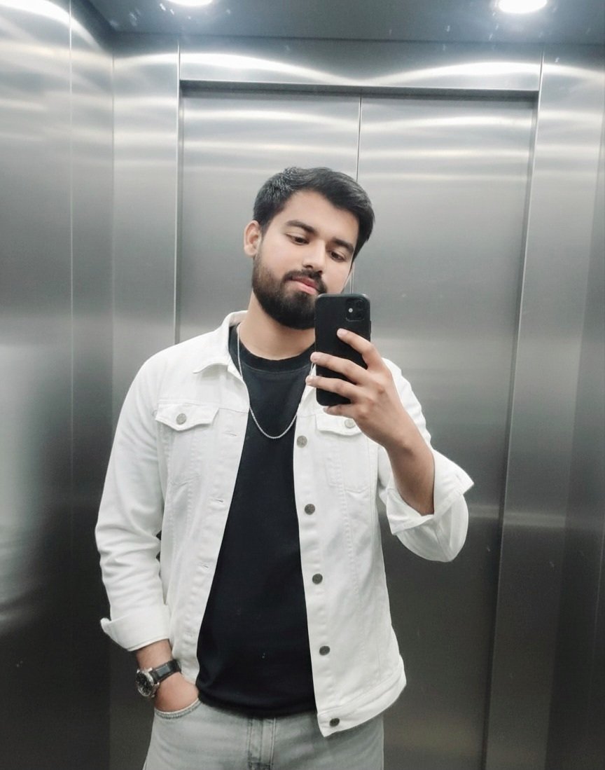 Chefly_abhinav's tweet image. Mirror selfie 🤳