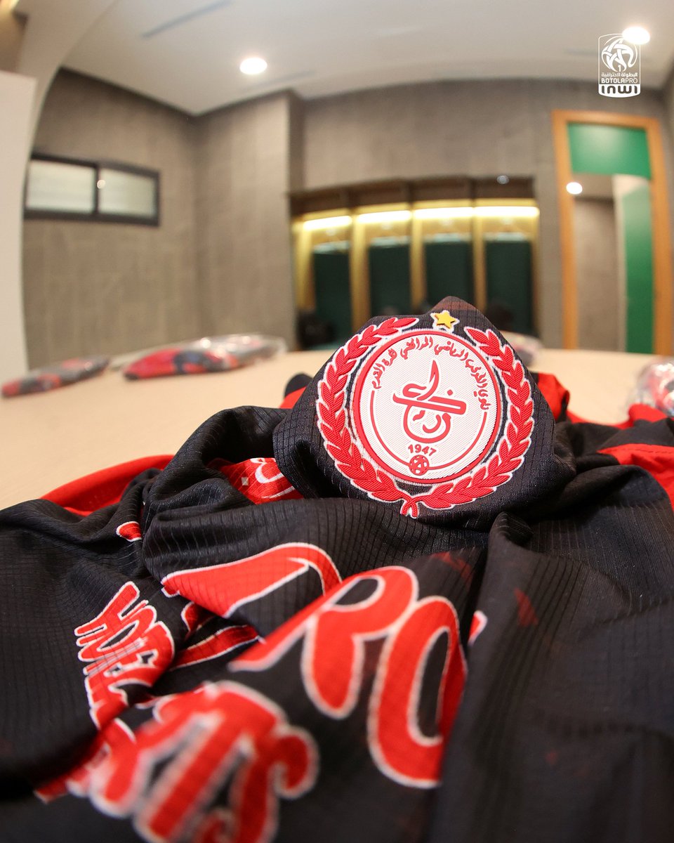 thebotolapro's tweet photo. All set! The dressing room reveals the colors of the day 👕⚪🔴⚫
#WACKACM #BotolaProInwi #الدوري_المغربي 🇲🇦 https://t.co/sLP9JZjxPL