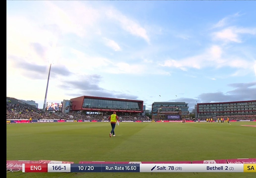 The English openers have a day to remember. Total carnage in second T20I. England 166-1 after 10 overs.
#ENGvSA #PAKvsOMA