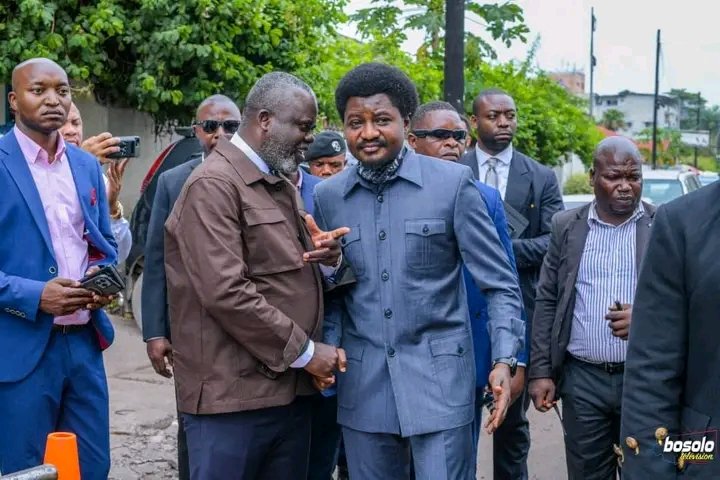 Tableau des éléments et où situer la justice : 

■ 104 Millions à MILVEST, mais où est KINSHASA ARENA ?

■ 400 Millions à MILVEST pour un centre financier inachevé !

■ 43 Millions à MILVEST pour les 1000 maisons des sinistrés à VUNDA MUKILANGU, aucune maison livrée !

■ 71