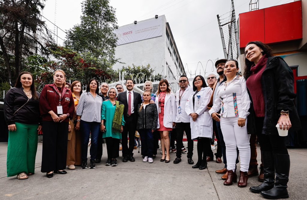 martibatres's tweet image. Chapultepec es una zona de la Ciudad de México muy visitada y también muy familiar que alberga una clínica del @ISSSTE_mx. Hoy hice un recorrido por la misma y convocamos a la derechohabiencia para informar los resultados de “La Clínica es Nuestra”. 

La clínica “Dr. Javier…