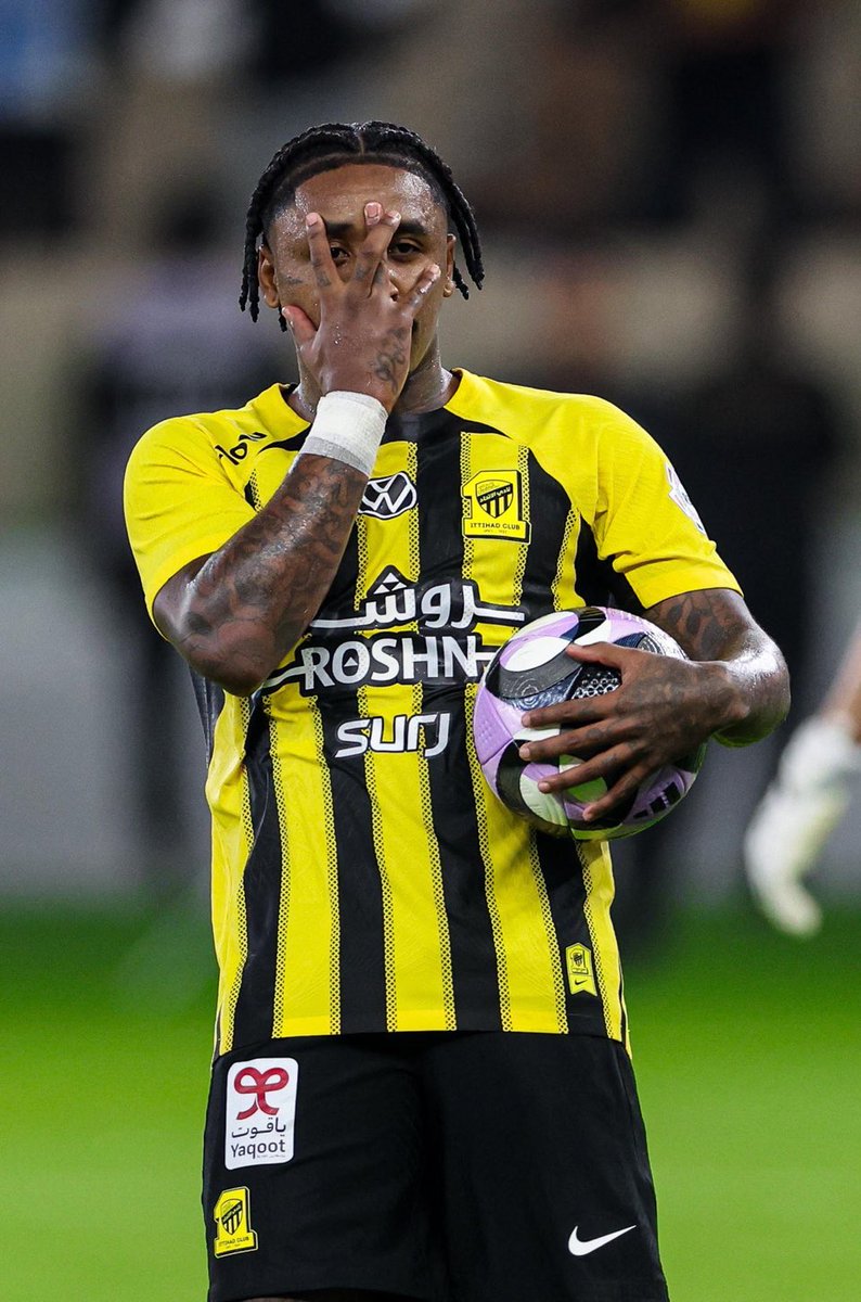 الجناح رقم 1 في دوري روشن 

هل يوجد منافس ؟ 
هل يوجد مشكك ؟