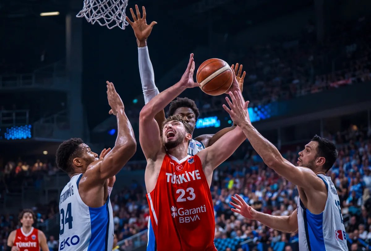 HARİKASINIZ ÇOCUKLAR HARİKA! 🤩🤩🤩

Yunanistan karşısında ilk yarıyı 49-31 önde tamamlıyoruz.

BÖYLE DEVAM BÖYLE DEVAMMM! 🇹🇷🇹🇷🇹🇷