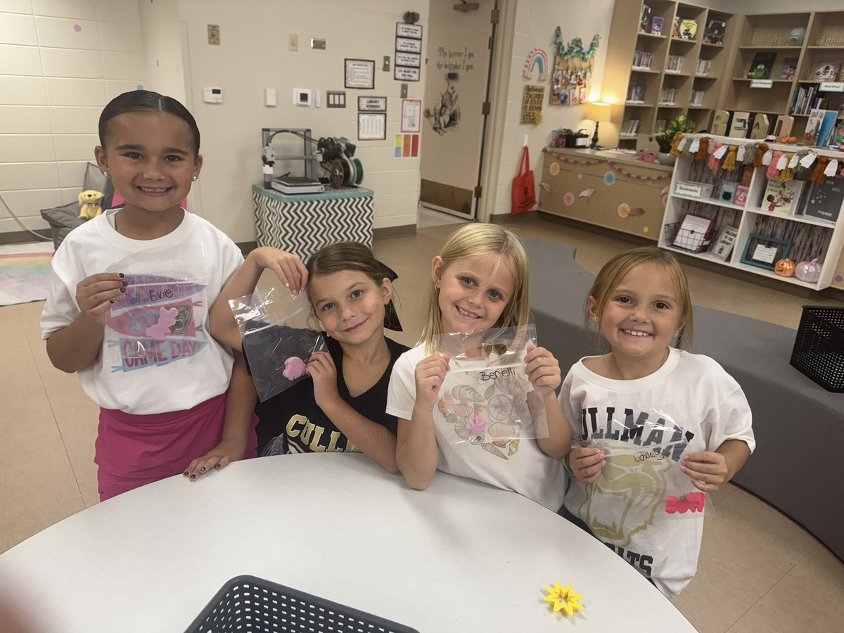 STEMCullmanCity's tweet image. 🎨🖨️ Primary students became mini makers at our 3D Printing with Playdough station on #STEMDay! Hands-on creativity + engineering fun = big imaginations at work. 🌟 @EESlibrarymedia @CCPS_Library @BOECullmanCity @STEM_CCPS