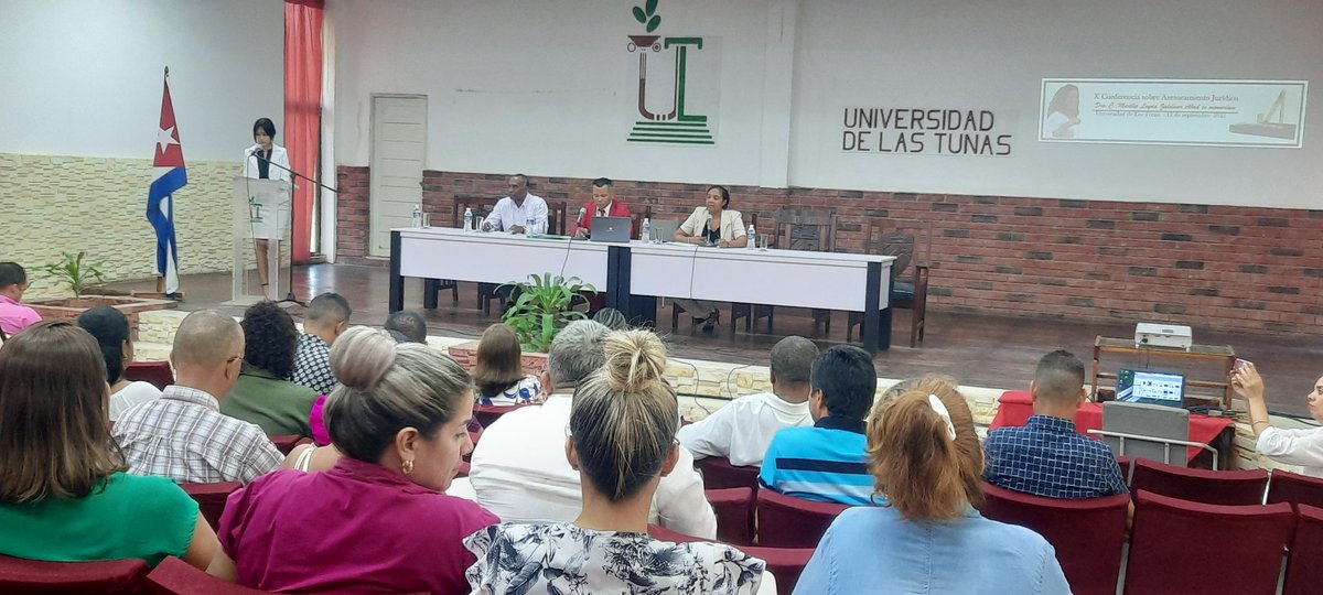 Participa <a href="/AcinoxT/">Acinox Las Tunas</a> en X Conferencia de Asesoría Jurídica "Martha Loyda Zaldívar Abad" in memoriam que tuvo lugar en la @UniversidadDeLasTunas sobre el asesoramiento jurídico en Comercio Exterior y el impulso a los productores locales.
#UnaIndustriaConVoluntadDeAcero