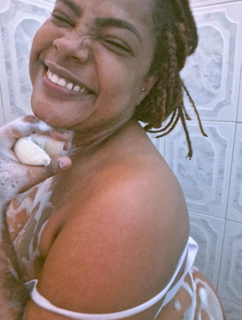 GoddCarrie's tweet photo. Foaming bath 🤍 https://t.co/MMcDwOMrHJ