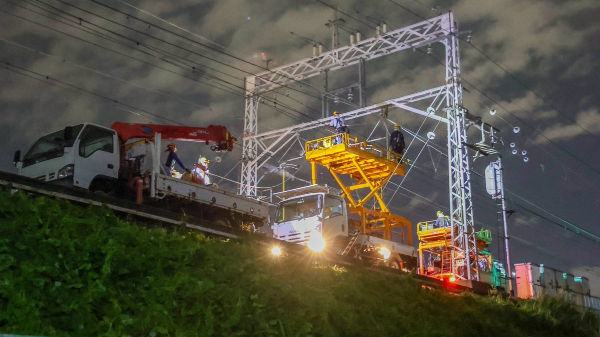 久しぶりに通常の公休かつ予定がない週末。
指令券を申請してみたら、片道30分範囲での許可が出た(嬉

徘徊して見つけた現場を記録させてもらい、帰宅からの遅い晩酌。
それにしても、ガラスが結露するほどに蒸し暑い夜だった…

現場の皆さま、厳しい環境下での作業、本当にお疲れさまでした。