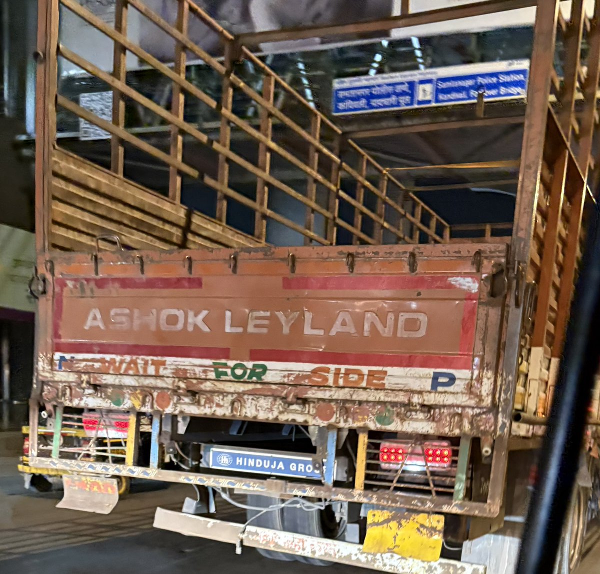 This is the state of traffic in a city like Mumbai where huge trucks drive without number plates and private cars are forced to put security number plates #mumbairto