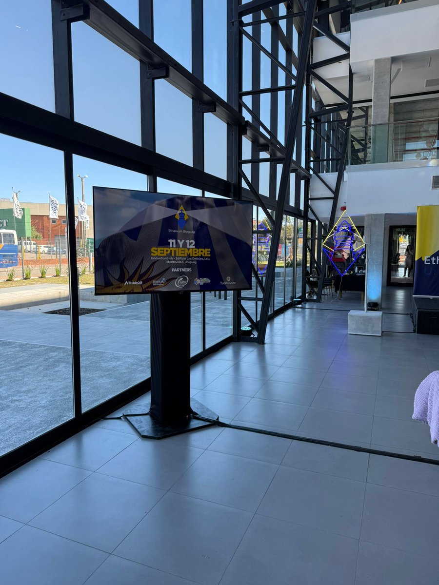 Blockchain Summit Global tweet media