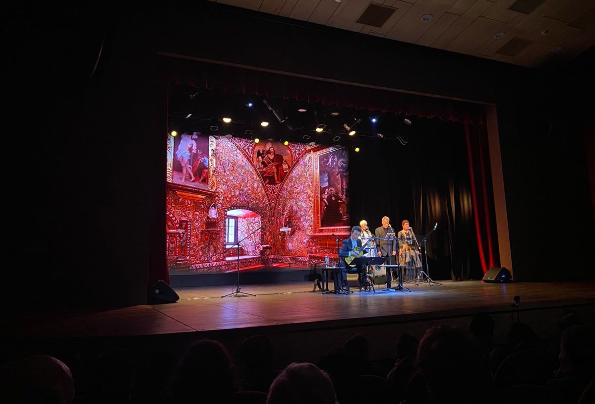 Les mostramos algunas fotos del inolvidable concierto «La guitarra del mestizaje: música y danza entre dos mundos» de Javier Echecopar en el Teatro Municipal de Surco, organizado por <a href="/EmbajadaEspPeru/">Embajada de España en Perú</a> y <a href="/munisurco1/">Municipalidad de Santiago de Surco</a>.
Sigue hilo con fotos⬇️📸