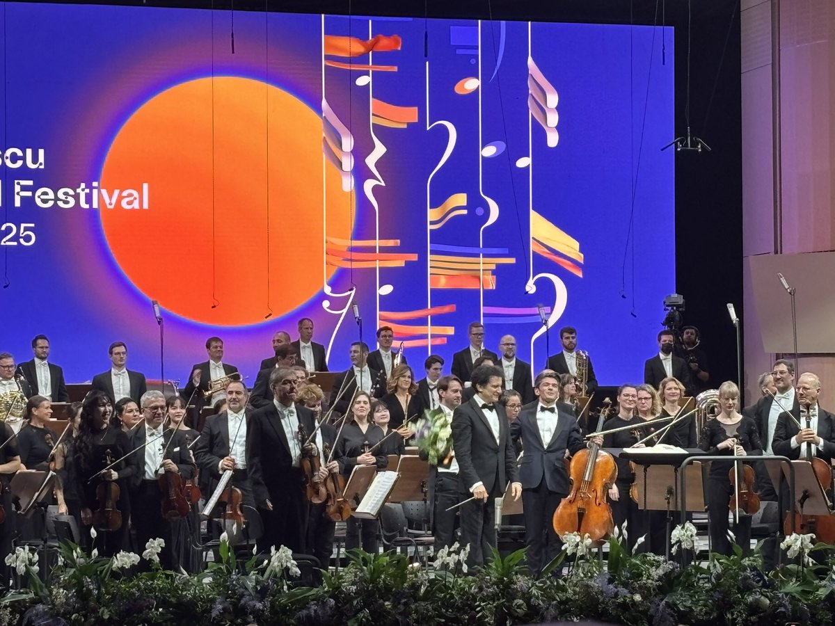 Manuel Brug 🇺🇦 (@manuelbrug) on Twitter photo 3. Tag <a href="/Enescu_Festival/">George Enescu International Festival & Competition</a>: neuerlich enttäuscht von 🥴Akustik im sonst herrlichen #atheneum selbst bei markigem #brahms #emmanueltjeknavorian @antwerpSymphony #simonelamsma, monströs: das #nationaltheater <a href="/MalandainBallet/">Malandain Ballet</a>. Herrlich: #Elgar <a href="/GautierCapucon/">Gautier CAPUÇON</a> #hrorchester #altinoglu🥰 3. Tag <a href="/Enescu_Festival/">George Enescu International Festival & Competition</a>: neuerlich enttäuscht von 🥴Akustik im sonst herrlichen #atheneum selbst bei markigem #brahms #emmanueltjeknavorian @antwerpSymphony #simonelamsma, monströs: das #nationaltheater <a href="/MalandainBallet/">Malandain Ballet</a>. Herrlich: #Elgar <a href="/GautierCapucon/">Gautier CAPUÇON</a> #hrorchester #altinoglu🥰