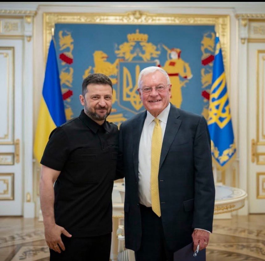 Alla Poedie 🇺🇦🇫🇷 (@allapoedie) on Twitter photo « Les États-Unis disposent d'une défense aérienne plus puissante que le #Patriot, c’est le général Keith Kellogg », a déclaré Zelensky.
« Je remercie le général <a href="/generalkellogg/">Keith Kellogg</a> .
Chaque fois que vous êtes à Kyiv, les habitants peuvent dormir un peu. »
« Je suis prêt à offrir « Les États-Unis disposent d'une défense aérienne plus puissante que le #Patriot, c’est le général Keith Kellogg », a déclaré Zelensky.
« Je remercie le général <a href="/generalkellogg/">Keith Kellogg</a> .
Chaque fois que vous êtes à Kyiv, les habitants peuvent dormir un peu. »
« Je suis prêt à offrir