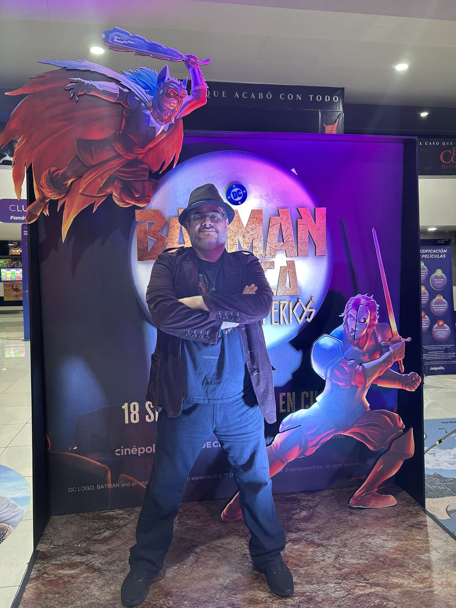 Kuzeh's tweet image. Honored to be part of the Concept Art team for Batman Azteca! A few photos from Wednesday’s premiere in Mexico City!
@helloanima @horacioGR69 @WBPictures_Mx @monarobot #BatmanAzteca