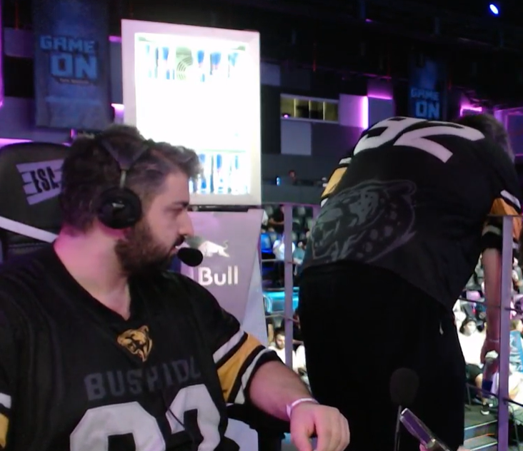 buldu beleş redbull sabahtan beri redbull fırlatıyor etrafa