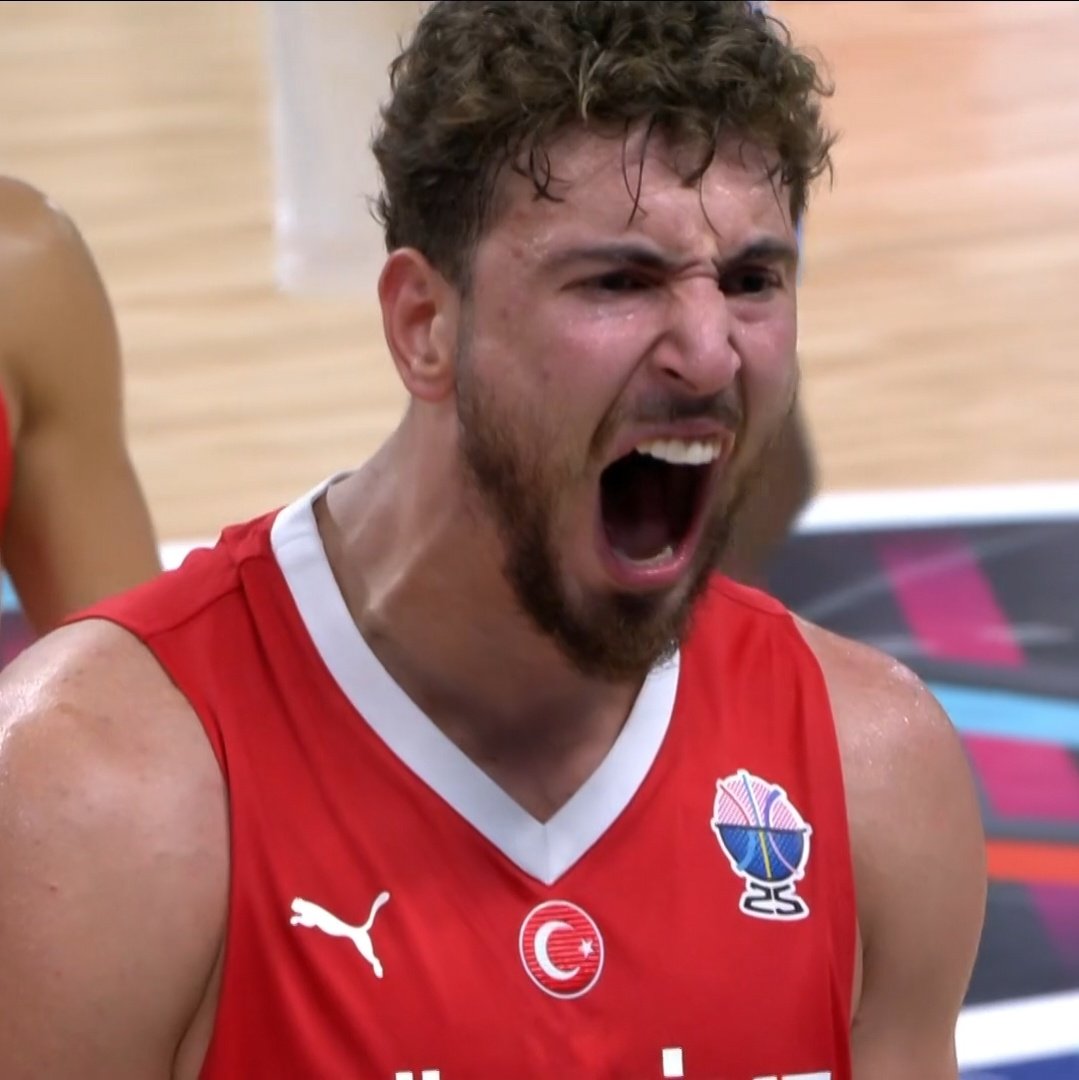 🇬🇷Yunanistan'a karşı fark 25 iken çaldığı top sonrası 🇹🇷ALPEREN ŞENGÜN'ÜN HIRSI 🔥🔥🔥🔥🔥

#12DevAdam