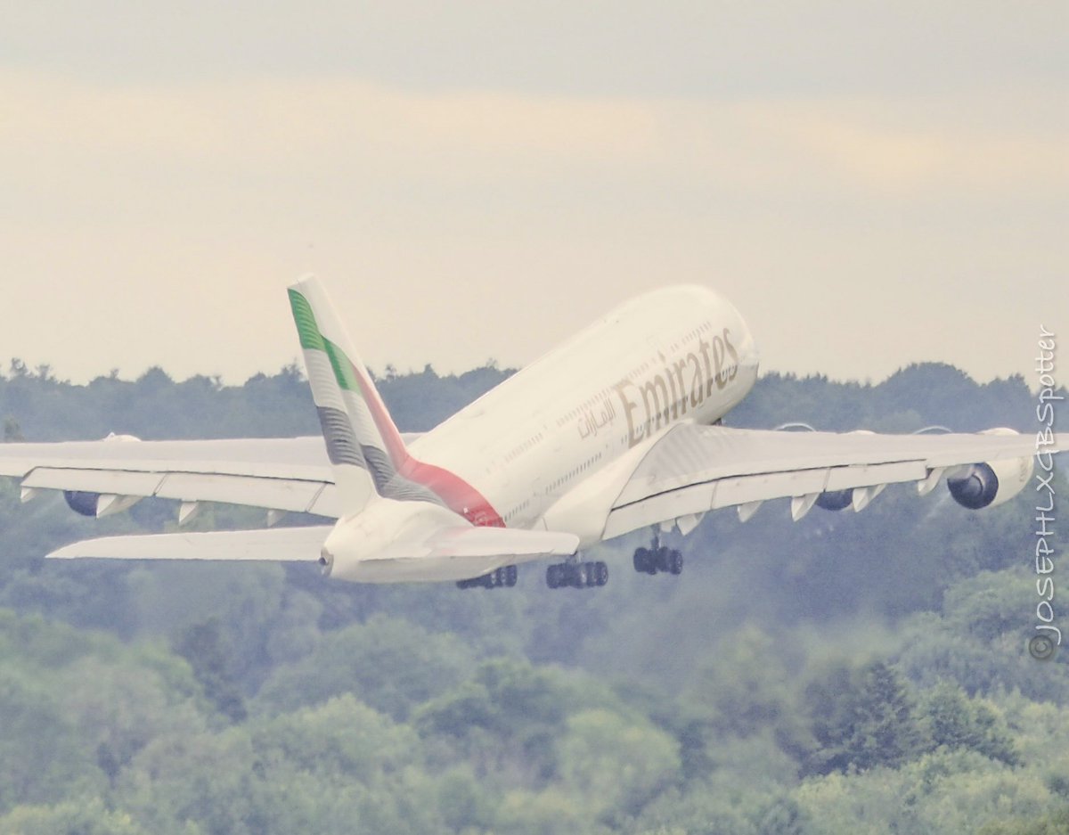 Emirates Airbus A380-842 A6-EVG departing Manchester Airport for Dubai International Airport, featuring the airline’s updated tail design.

#a380 #airbus #emirates #manchesterairport #dubai