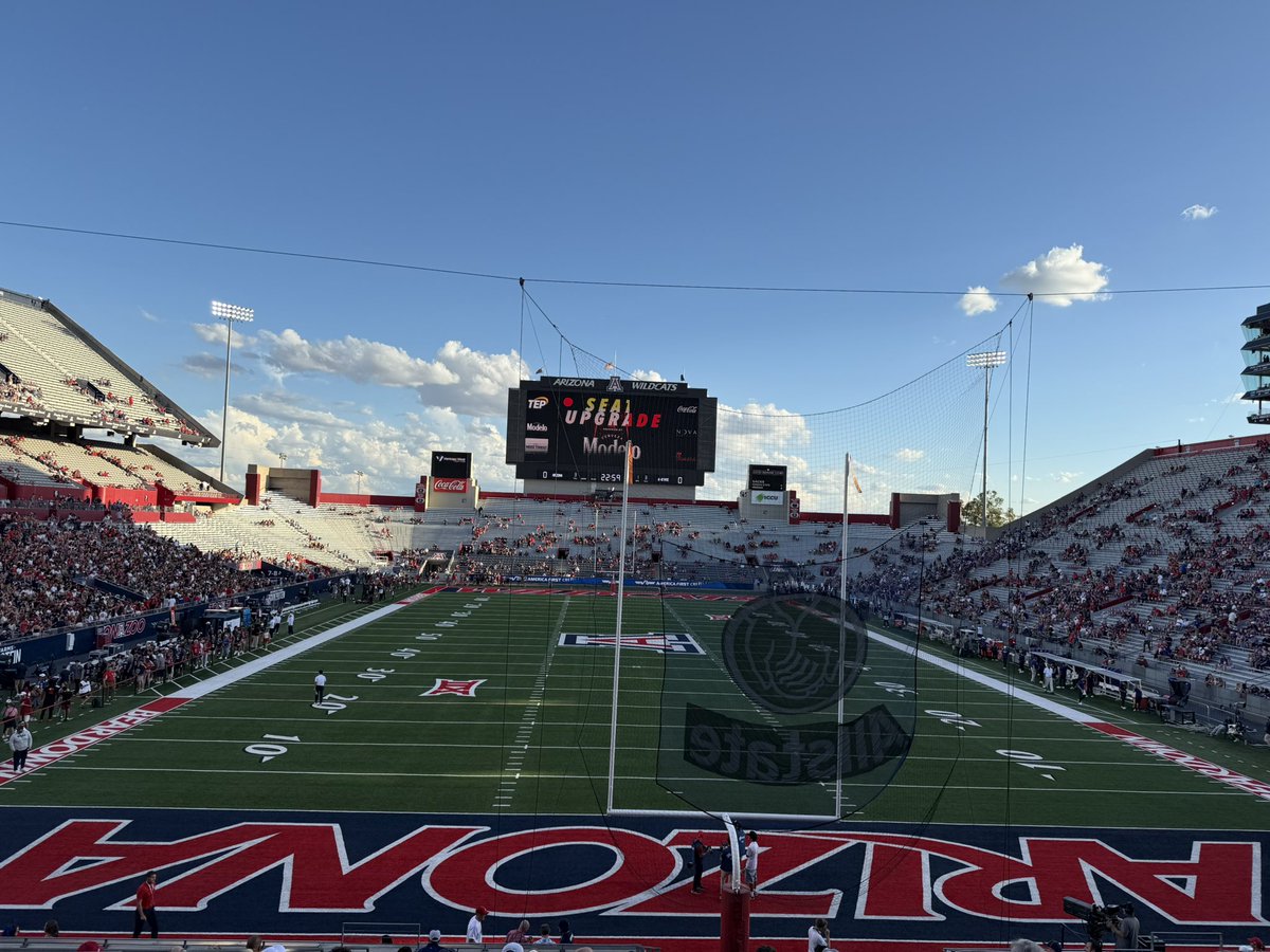 Late arriving crowd on a Friday night. I mean…20 minutes out…come on people! #BearDown