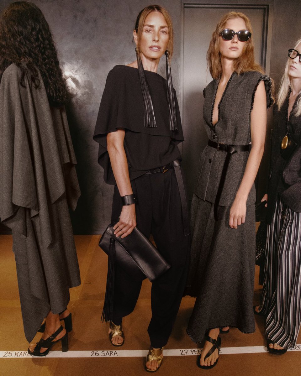 MichaelKors's tweet image. Softness and strength. Looks from our Spring/Summer 2026 runway show.

#MichaelKorsCollection
#NYFW