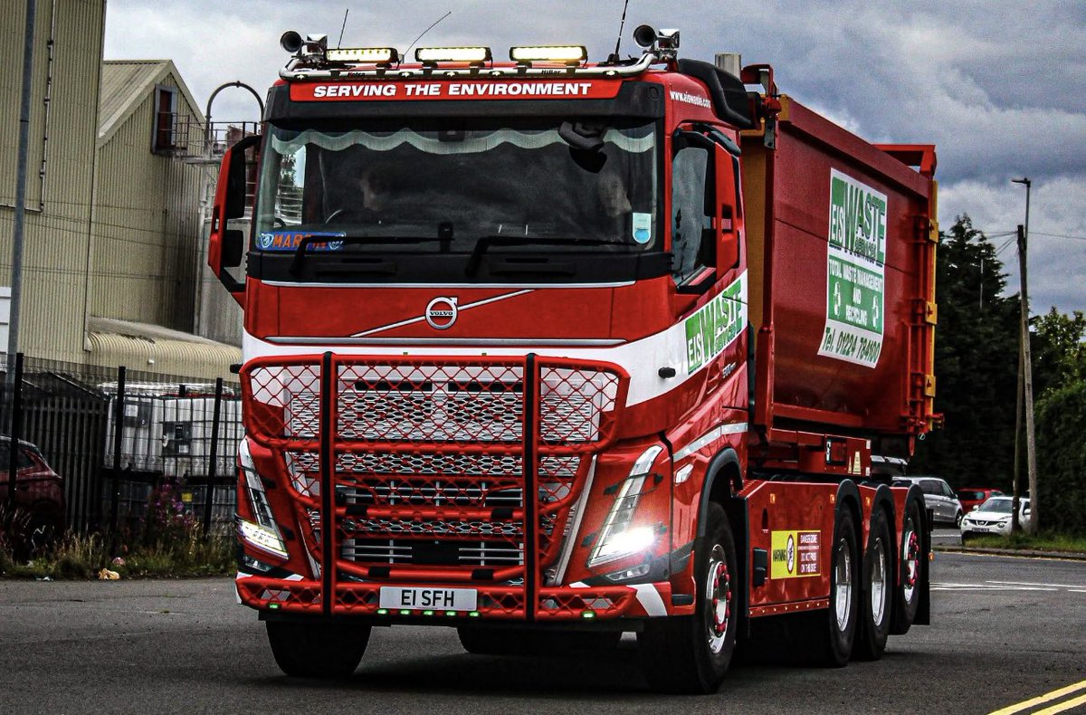 Our <a href="/VolvoTrucks/">Volvo Trucks</a> FH 500 8x4 Tridem Hooklift arriving at Truckfest Scotland the other week. ♻️

Thanks to Jb truck &amp; agri photography for the photos. 📸
