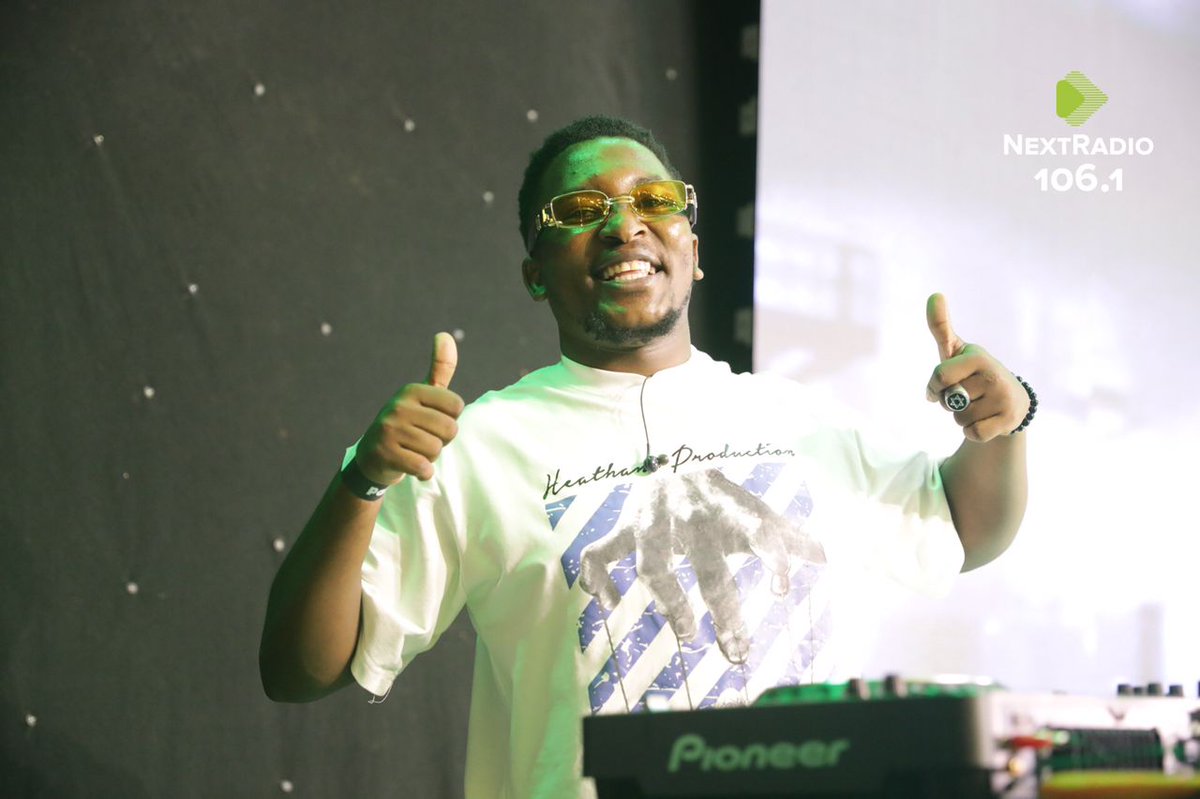 NextTicketug's tweet photo. 106.1 FM, @nextradio_ug's official DJ, on the ones & twos.
@deejaybugy, you must be listening to him!
#PartyWithCasmir
#NextTicketUG #NextRadioUG https://t.co/TfbKcZ76i2