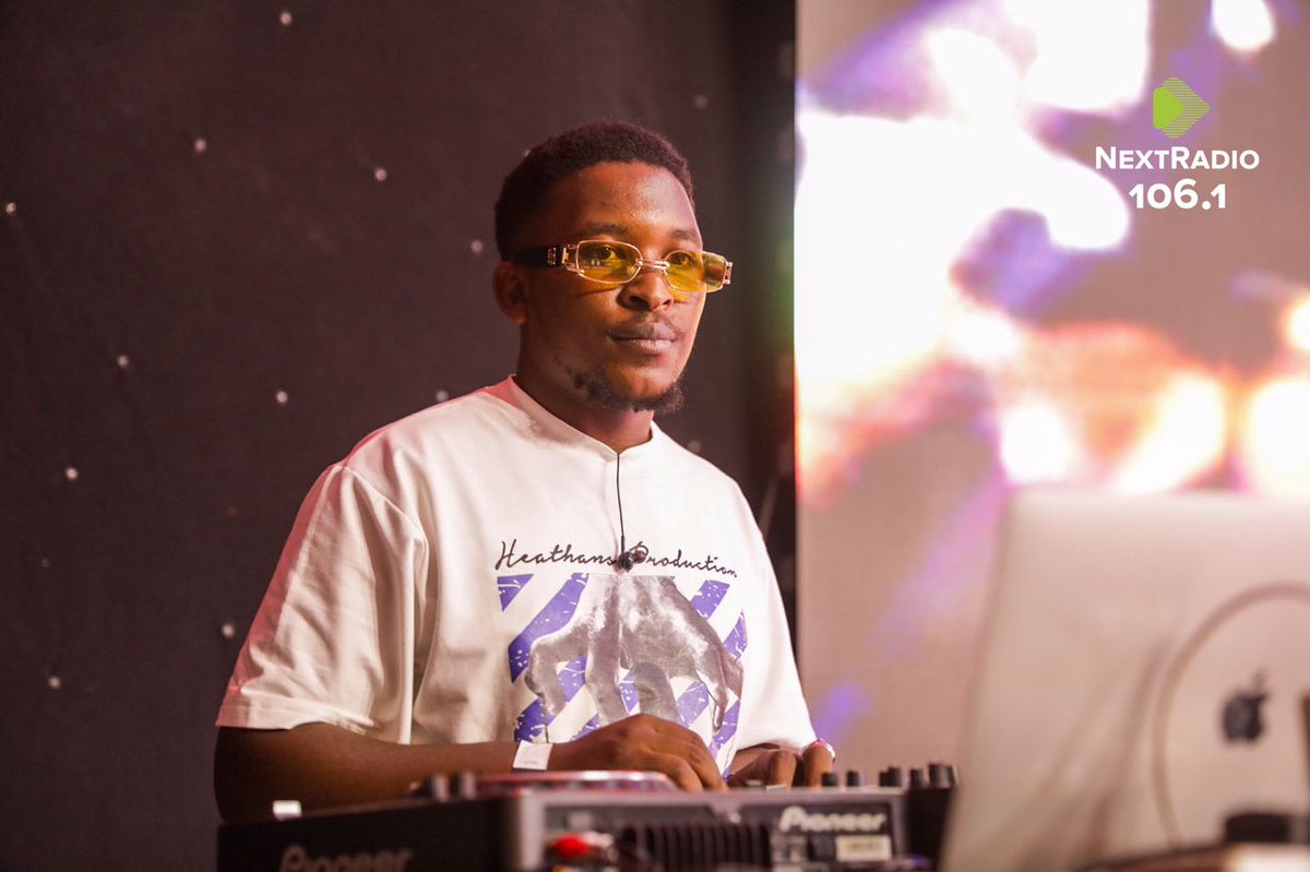 NextTicketug's tweet photo. 106.1 FM, @nextradio_ug's official DJ, on the ones & twos.
@deejaybugy, you must be listening to him!
#PartyWithCasmir
#NextTicketUG #NextRadioUG https://t.co/TfbKcZ76i2