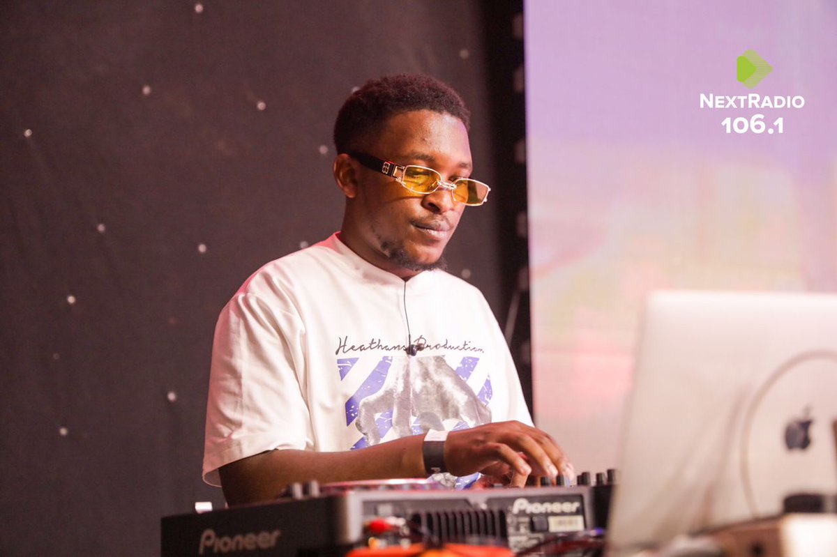 NextTicketug's tweet photo. 106.1 FM, @nextradio_ug's official DJ, on the ones & twos.
@deejaybugy, you must be listening to him!
#PartyWithCasmir
#NextTicketUG #NextRadioUG https://t.co/TfbKcZ76i2