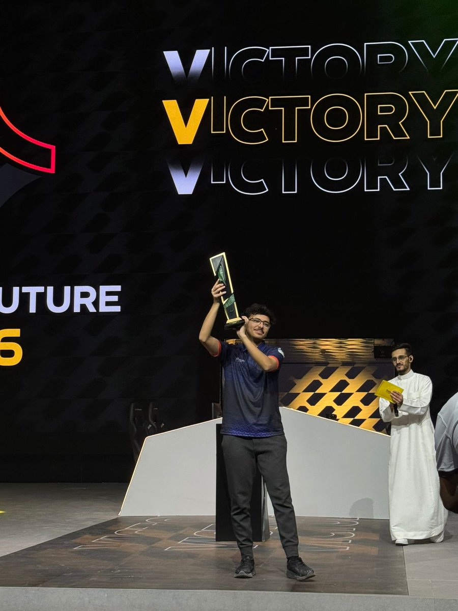 اللهم لك الحمد يارب بعد ماجبت وصيف الميجر الي فات وكنت قد وعدي اني احقق التشامبيون الشعور مايوصف شكرا دايما للناس الي ساعدتني اوصل الي انا واصله الحين <a href="/TiiArtist/">Tamim Al Mshari</a> <a href="/SiiSarii/">SARI</a> <a href="/saifbinsuwaidan/">Saif AlSuwaidi</a>  وقوت البطوله تعبت وانا شكرك دايما <a href="/iAlawe12/">iAlawe12</a> ❤️ 
<a href="/BFeSportss/">Bright Future</a> <a href="/TwisMinds/">Twisted Minds 🧠</a> ❤️🩵