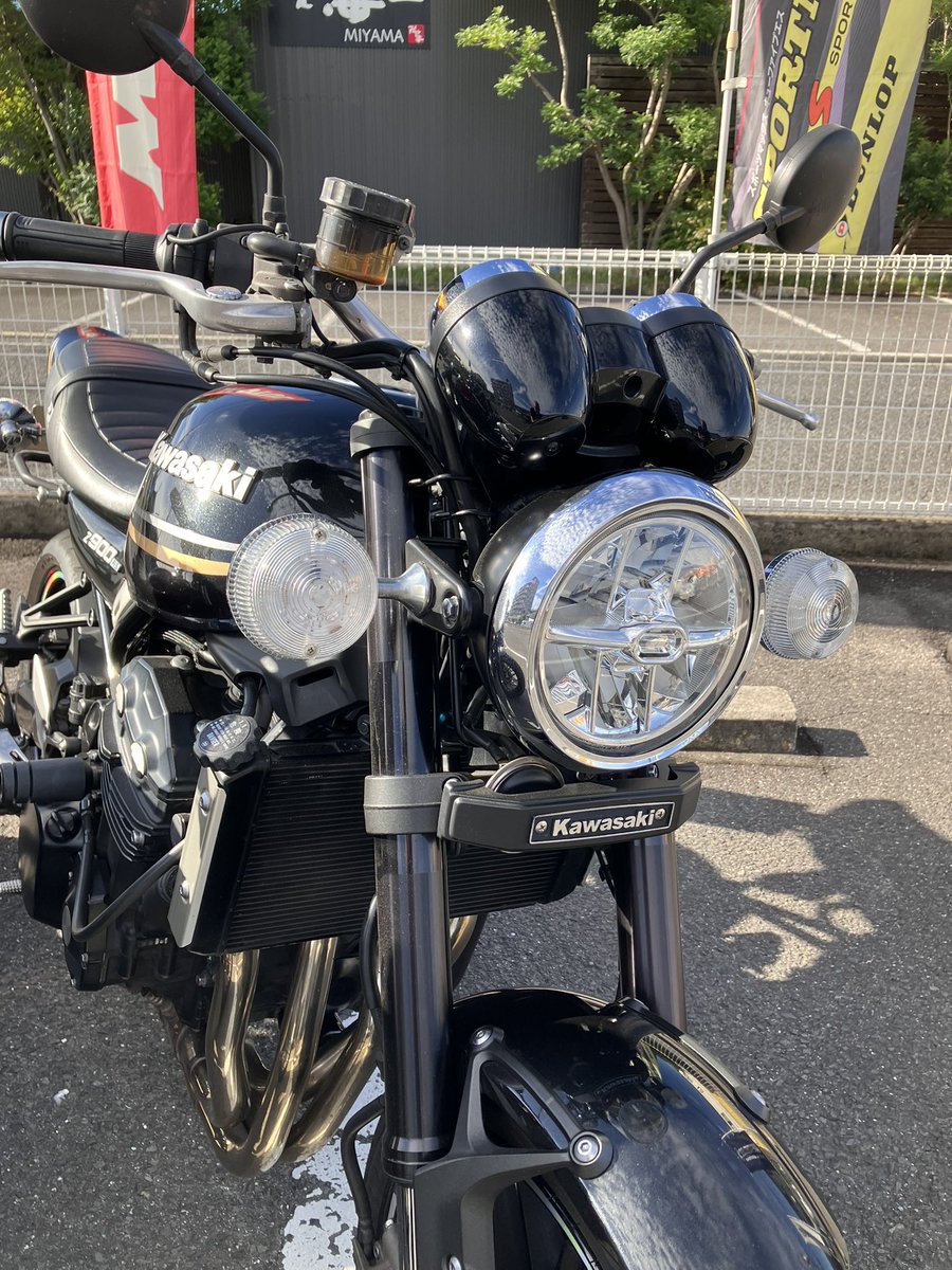 ReLIT ハピカ ピカピカの新しい（古い）カワサキZXR 400（H2 1990年モデル）を