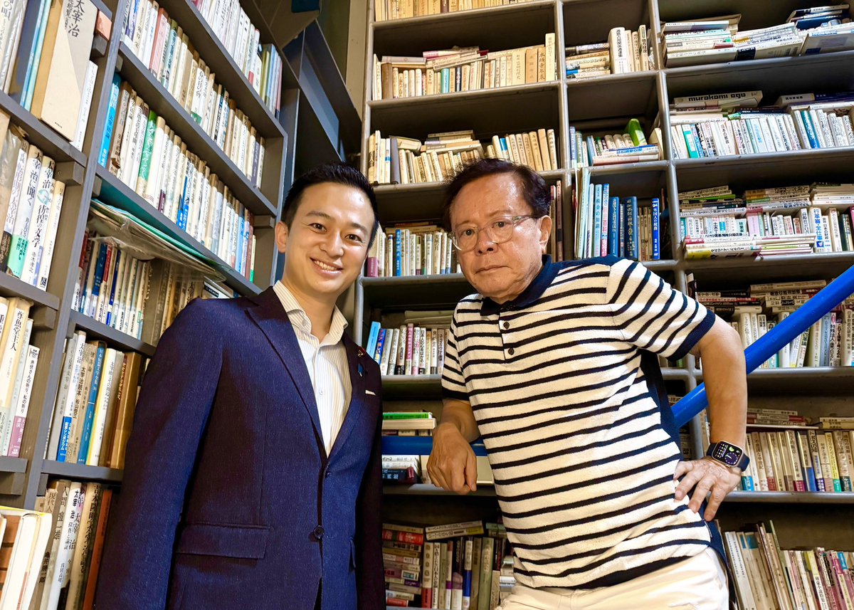 作家の猪瀬直樹さん(日本維新の会 参議院議員)の書斎にお邪魔し、YouTube撮影🎥戦後80年という節目に、名著『昭和16年夏の敗戦』について、一読者としてお話を伺いました📚

近日中に公開🆙是非ご覧下さい📺

#猪瀬直樹 #昭和16年夏の敗戦 
#阿部けいし #日本維新の会
#兵庫２区 #神戸 #西宮