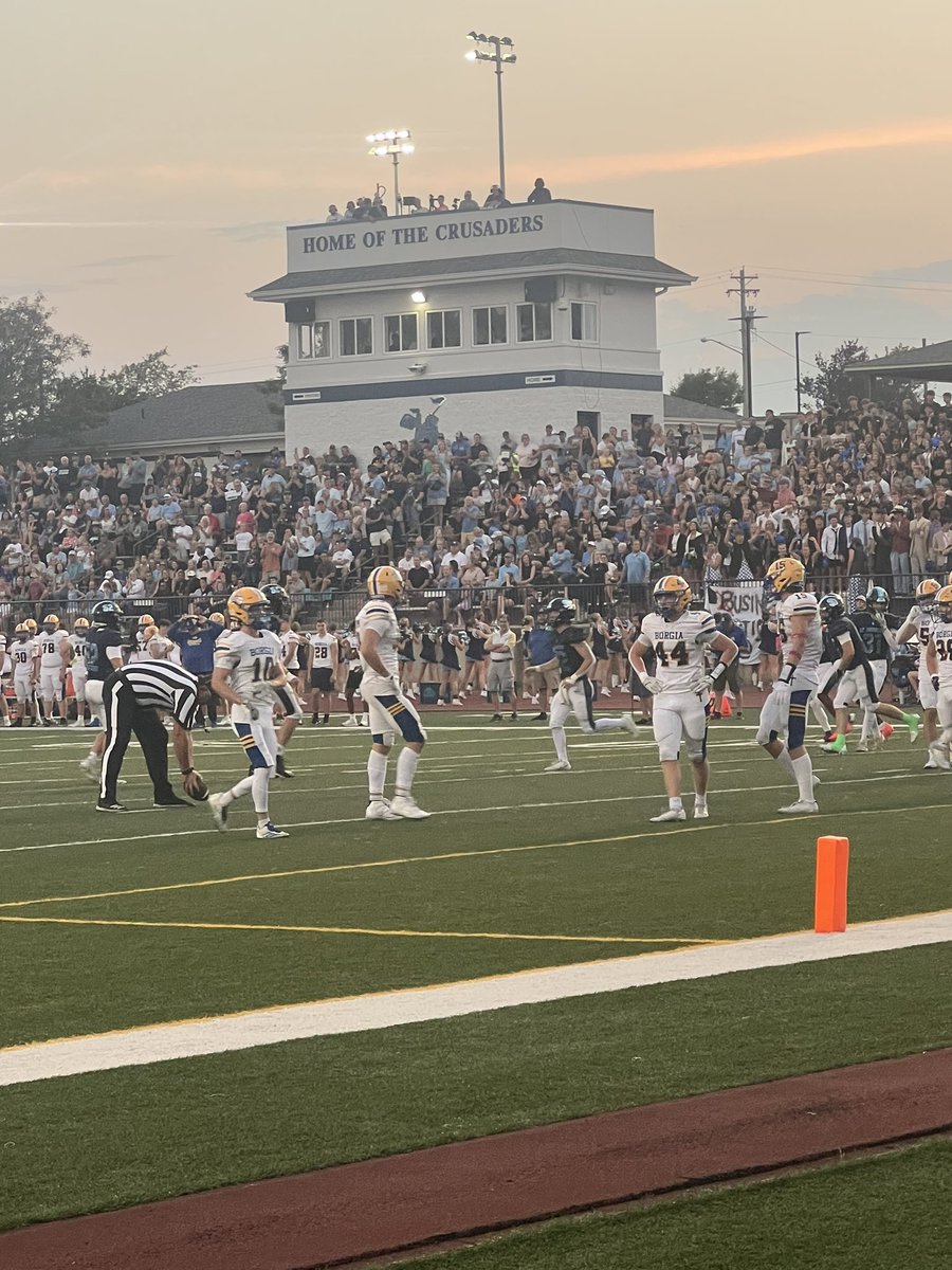 Touchdown Crusaders!
Czeschin to Austin Ryan.
<a href="/SDAll_In/">St. Dominic Football</a> up 7-0 on Borgia