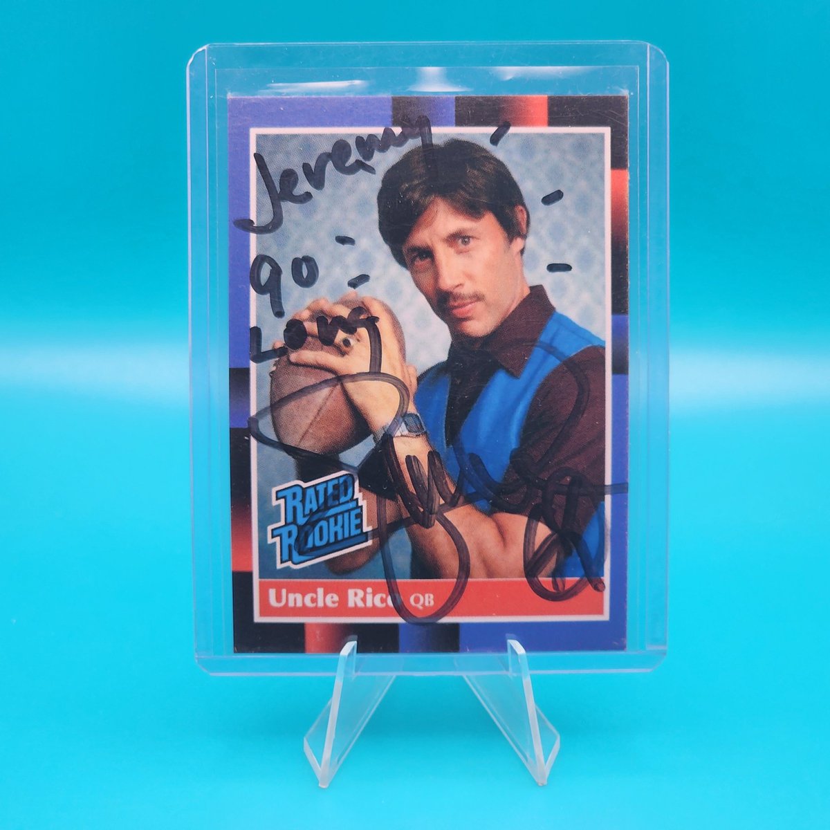 MeRedEye's tweet photo. TTM76
Jon Gries 'Uncle Rico'
I asked him if he really hit Napoleon with the meat, and if so, how many takes?
His answer, 'I threw it 3 times soft all misses, once really hard BINGO'. π€£
#TTMsuccess #TheHobby #WhoDoYouCollect #TTM #UncleRico #NapoleonDynamite https://t.co/mBgQT27JrR
