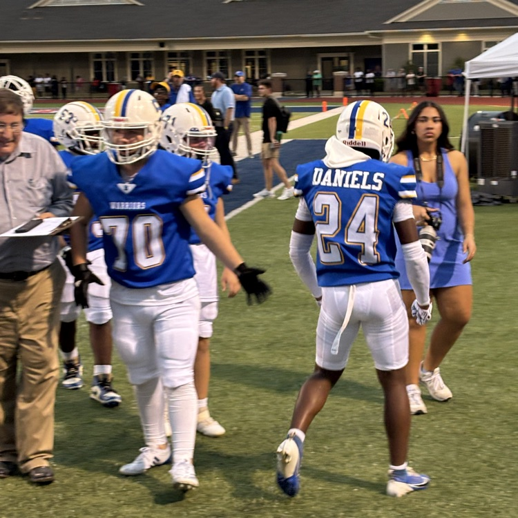 SenatobiaHS's tweet photo. 🚨Dominic Daniels with the interception for the Warriors!! Good guys in business on the Wildcats 30!! #tobiePRIDE #GOW25 @TMobile #FNL5G https://t.co/LzuDFvaNEJ